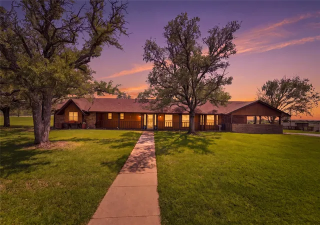 Homes for sale in Springtown, TX | 911 Mcvoid Rd, Springtown, TX 76082 | MLS# 21255037
