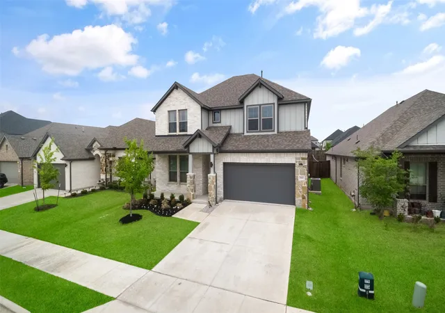 Photo 2 of Single family home for sale at 353 Waters Ridge Dr, Lavon, TX 75166 | MLS# 21253901 | Listing updated on 2026-07-17