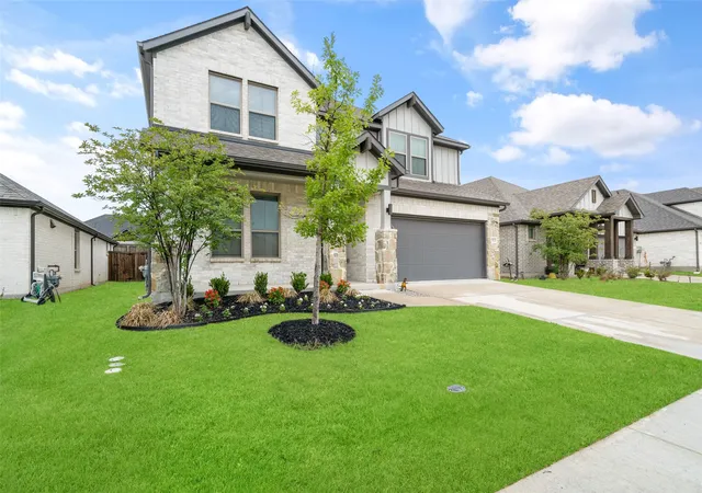 Photo 4 of Single family home for sale at 353 Waters Ridge Dr, Lavon, TX 75166 | MLS# 21253901 | Listing updated on 2026-07-17