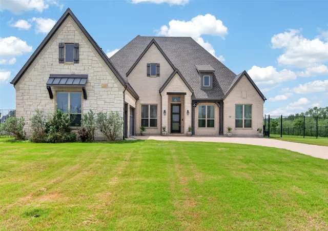 Photo 3 of Sale Pending at 308 Virgil Dr, Sunnyvale, TX 75182 | MLS# 21240719 | Listing updated on 2026-07-22