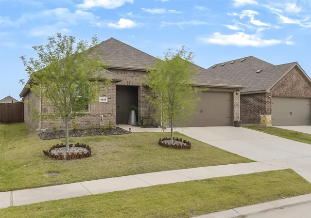 Homes for sale in Ennis, TX | 1110 Baldwin Ln, Ennis, TX 75119 | MLS# 21253878