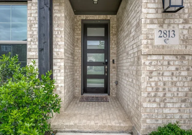 Photo 1 of Single family home for sale at 2813 Walker Way, Justin, TX 76247 | MLS# 21255199 | Listing updated on 2026-07-19