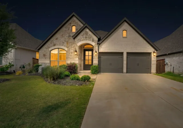 Homes for sale in Mansfield, TX | 1804 Swayback Ln, Mansfield, TX 76063 | MLS# 21255215