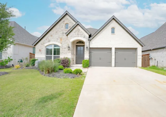 Homes for sale in Mansfield, TX | 1804 Swayback Ln, Mansfield, TX 76063 | MLS# 21255215