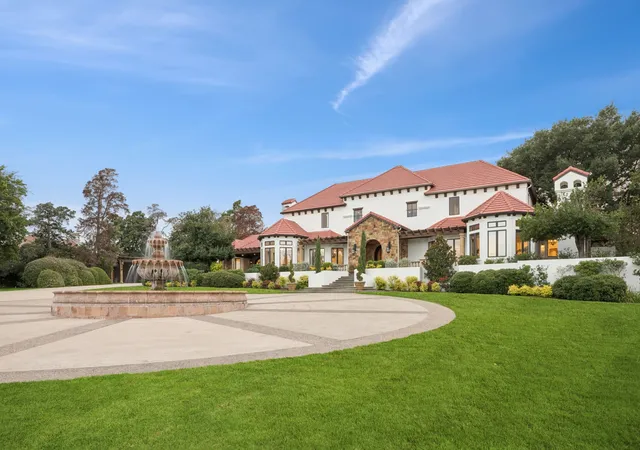 Photo 2 of Mansion for sale at 1900 Shady Oaks Dr, Southlake, TX 76092 | MLS# 21253825 | Listing updated on 2026-07-22