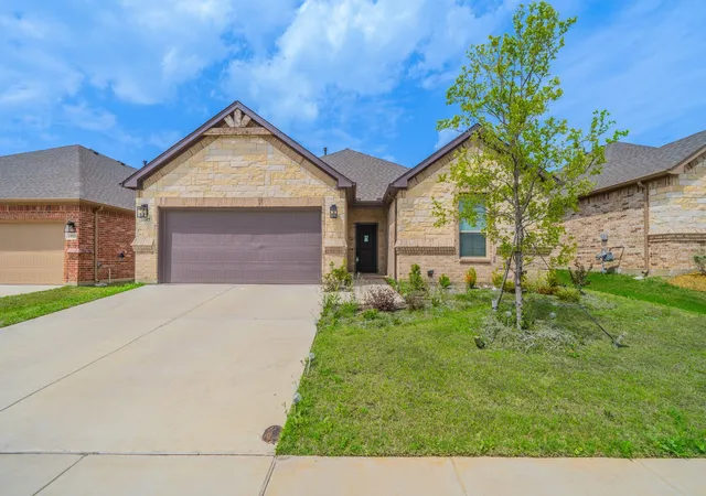Homes for sale in Alvarado, TX | 1057 Nighthawk Trl, Alvarado, TX 76009 | MLS# 21251408