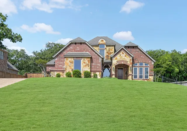 Photo 2 of Single family home for sale at 12601 Indian Creek Dr, Fort Worth, TX 76179 | MLS# 21251527 | Listing updated on 2026-09-25