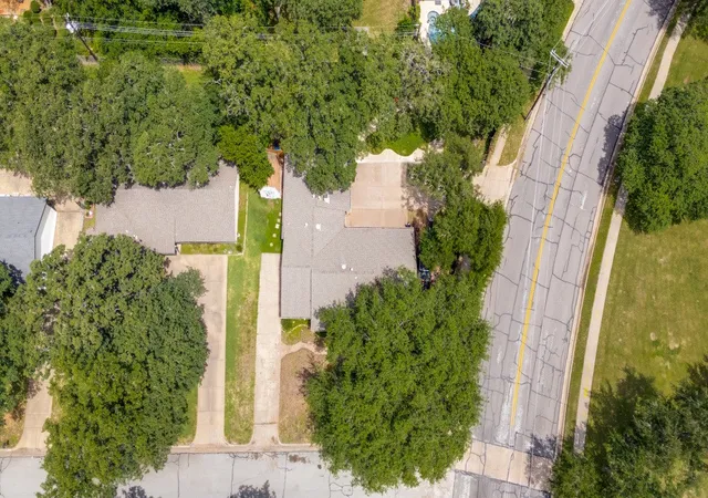 Photo 3 of Single family home for sale at 3401 Hampshire Dr, Arlington, TX 76013 | MLS# 21255265 | Listing updated on 2026-09-19