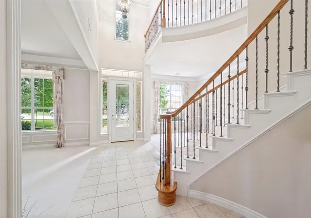 Photo 4 of Single family home for sale at 111 Red Bluff Dr, Lake Dallas, TX 75065 | MLS# 21253465 | Listing updated on 2026-10-02