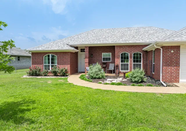 Homes for sale in Woodway, TX | 578 Elmwood Dr, Woodway, TX 76712 | MLS# 21252257
