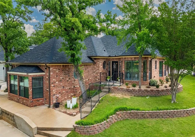 4th image of 205 Kiowa Dr E, Gainesville, TX 76240 | MLS# 21251878
