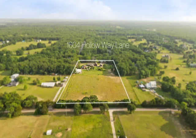 Photo 1 of Single family home for sale at 1604 Hollow Way Ln, Quinlan, TX 75474 | MLS# 21255097 | Listing updated on 2026-08-03