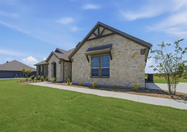Homes for sale in Valley View, TX | 630 County Road 200, Valley View, TX 76272 | MLS# 21255315