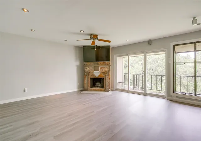 Photo 3 of Condo for sale at 390 Driftwood Ct #3B, Azle, TX 76020 | MLS# 21253073 | Listing updated on 2026-08-17