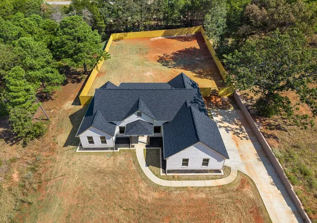 Photo 1 of Single family home for sale at 19682 Dove Ridge Dr, Lindale, TX 75771 | MLS# 21254327 | Listing updated on 2026-09-04