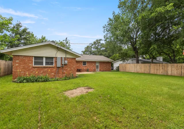30th image of 1021 Blue Lake, Fort Worth, TX 76103 | MLS# 21255306