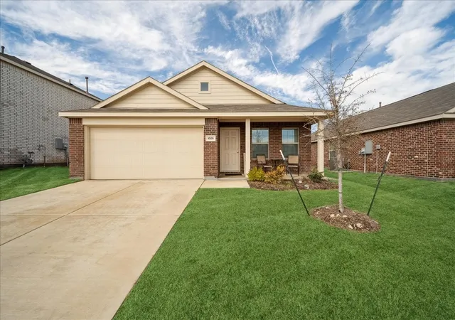 Photo 1 of Single family home for sale at 1005 Crestview Dr, Hutchins, TX 75141 | MLS# 21253462 | Listing updated on 2026-08-22