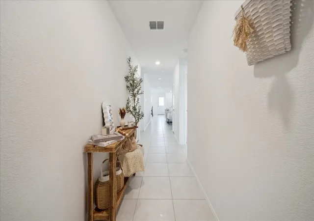 Photo 3 of Single family home for sale at 1005 Crestview Dr, Hutchins, TX 75141 | MLS# 21253462 | Listing updated on 2026-08-22