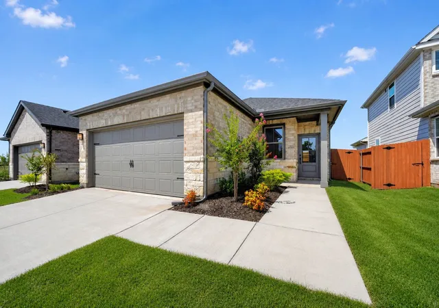 Photo 1 of Sale Pending at 3516 Hank Dr, Heartland, TX 75126 | MLS# 21255392 | Listing updated on 2026-07-27
