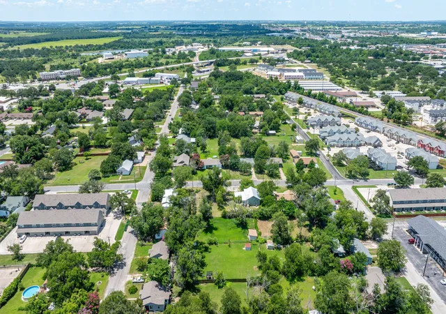 5th image of 1425-1435 Groesbeck St, Stephenville, TX 76401 | MLS# 21253345