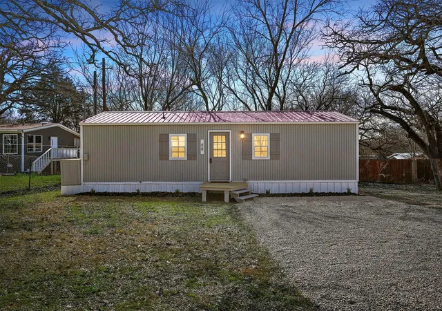 Homes for sale in Alvarado, TX | 88 Live Oak St, Alvarado, TX 76009 | MLS# 21255362
