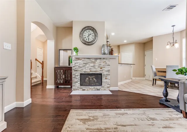 2nd image of 3909 Rolling Hills Dr, Plano, TX 75025 | MLS# 21197460