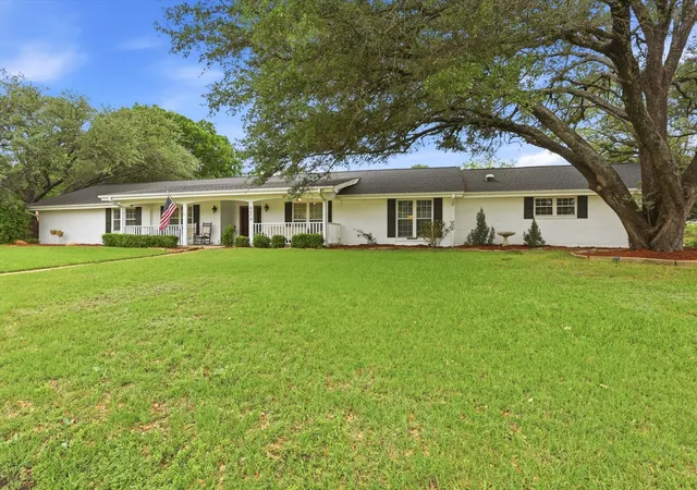 Photo 1 of Single family home for sale at 6079 Wonder Dr, Fort Worth, TX 76133 | MLS# 21254809 | Listing updated on 2026-07-16