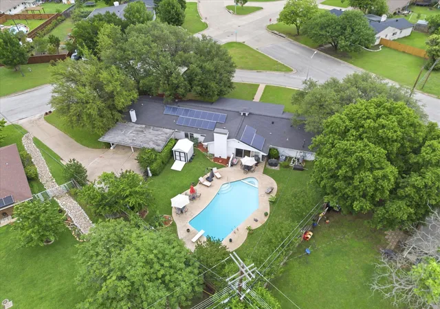Photo 2 of Single family home for sale at 6079 Wonder Dr, Fort Worth, TX 76133 | MLS# 21254809 | Listing updated on 2026-07-16