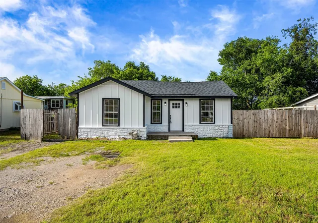 Photo 1 of Single family home for sale at 5225 Urbanview St, Fort Worth, TX 76114 | MLS# 21254206 | Listing updated on 2026-10-04