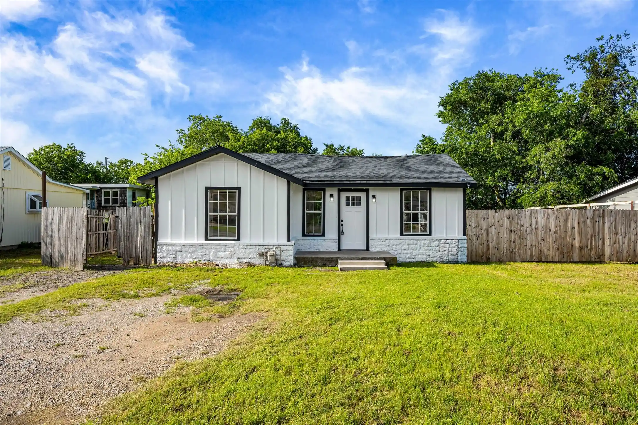 Photo 1 of Single family home for sale at 5225 Urbanview St, Fort Worth, TX 76114 | MLS# 21254206 | Listing updated on 2026-10-18