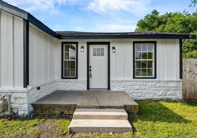 Photo 3 of Single family home for sale at 5225 Urbanview St, Fort Worth, TX 76114 | MLS# 21254206 | Listing updated on 2026-10-04