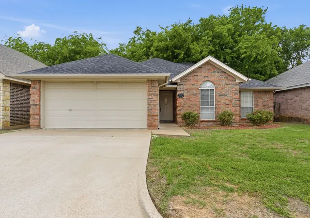 Photo 1 of Multi family home for sale at 1723 Sully Ct, Stephenville, TX 76401 | MLS# 21247812 | Listing updated on 2026-09-18
