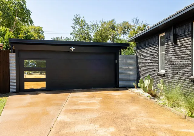 3rd image of 10872 Caprock Cir, Dallas, TX 75218 | MLS# 21240754
