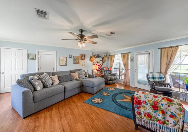 Homes for sale in Mullin, TX | 1360 W Us Hwy 84 Hwy, Mullin, TX 76864 | MLS# 21255586