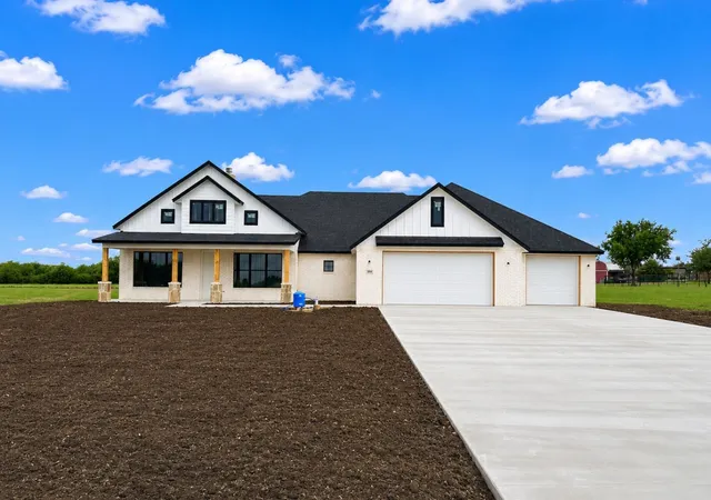 Photo 1 of Single family home for sale at 1054 Dove Hill Br, Weatherford, TX 76088 | MLS# 21252495 | Listing updated on 2026-08-31