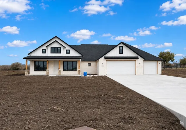 Photo 2 of Single family home for sale at 1054 Dove Hill Br, Weatherford, TX 76088 | MLS# 21252495 | Listing updated on 2026-08-31