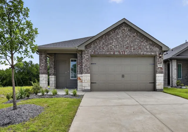 Photo 1 of Single family home for sale at 909 Jefferson Wy, Sherman, TX 75090 | MLS# 21255723 | Listing updated on 2026-10-01