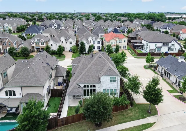 Photo 3 of Single family home for sale at 4817 Cedar Creek Dr, Mc Kinney, TX 75070 | MLS# 21252366 | Listing updated on 2026-10-01