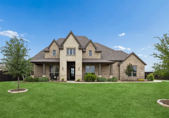 Photo 2 of Single family home for sale at 8221 Palmer Ln, Waxahachie, TX 75167 | MLS# 21254490 | Listing updated on 2026-07-24