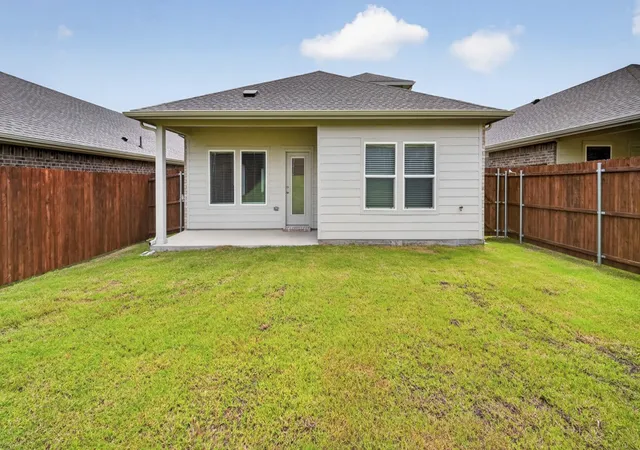 Photo 4 of Sale Pending at 908 Jefferson Wy, Sherman, TX 75090 | MLS# 21255759 | Listing updated on 2026-09-17