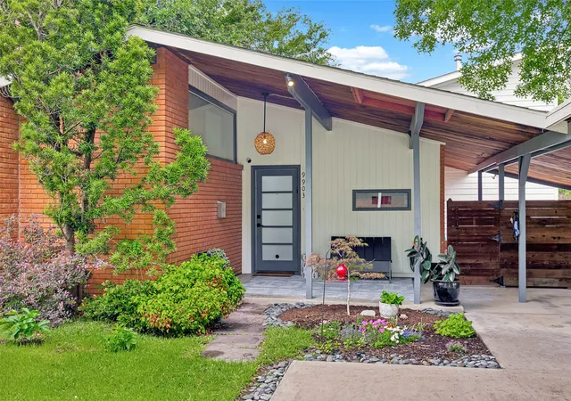 2nd image of 9903 Lakemont Dr, Dallas, TX 75220 | MLS# 21253622