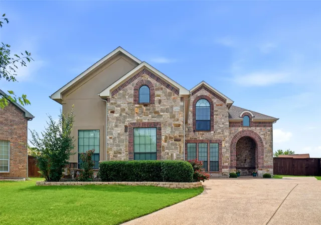 Photo 1 of Single family home for sale at 316 Vickery Wy, Denton, TX 76210 | MLS# 21255810 | Listing updated on 2026-08-25