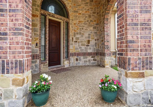 Photo 2 of Single family home for sale at 316 Vickery Wy, Denton, TX 76210 | MLS# 21255810 | Listing updated on 2026-08-25