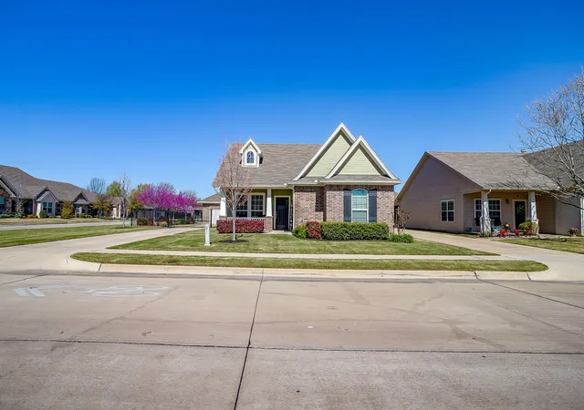 Photo 3 of Sale Pending at 500 Heritage Trl, Burleson, TX 76028 | MLS# 21227083 | Listing updated on 2026-07-08