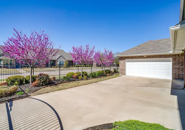 Homes for sale in Burleson, TX | 500 Heritage Trl, Burleson, TX 76028 | MLS# 21227083