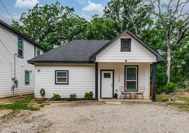 Homes for sale in Mabank, TX | 126 Little Feather Rd, Mabank, TX 75156 | MLS# 21253882