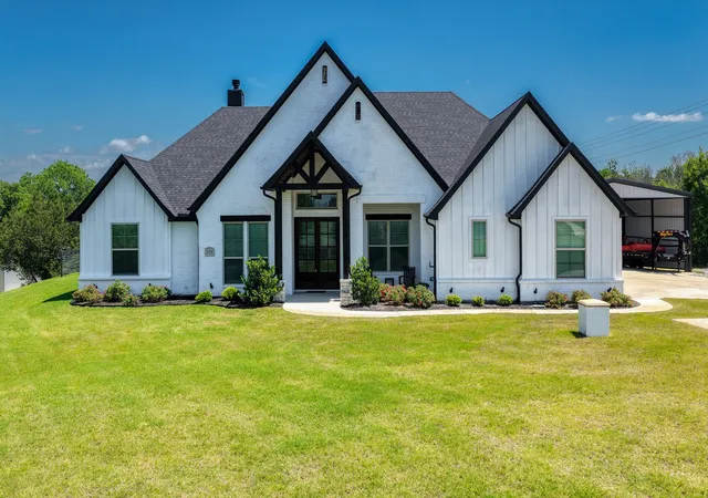 Photo 1 of Single family home for sale at 174 Bittersweet Trl, Weatherford, TX 76088 | MLS# 21251664 | Listing updated on 2026-08-17