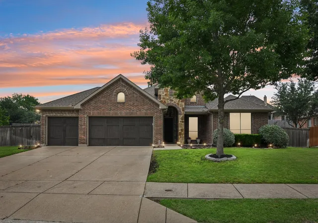 Photo 1 of Sale Pending at 4018 Enclave Ln, Rowlett, TX 75089 | MLS# 21255304 | Listing updated on 2026-07-27