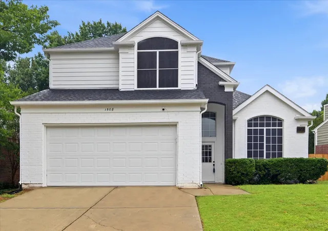 Photo 1 of Sale Pending at 1508 Park Chase Ave, Arlington, TX 76011 | MLS# 21255877 | Listing updated on 2026-07-15