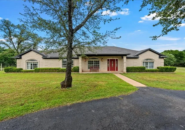 Photo 2 of Single family home for sale at 1072 Chapman Rd, Crawford, TX 76638 | MLS# 21251981 | Listing updated on 2026-09-25